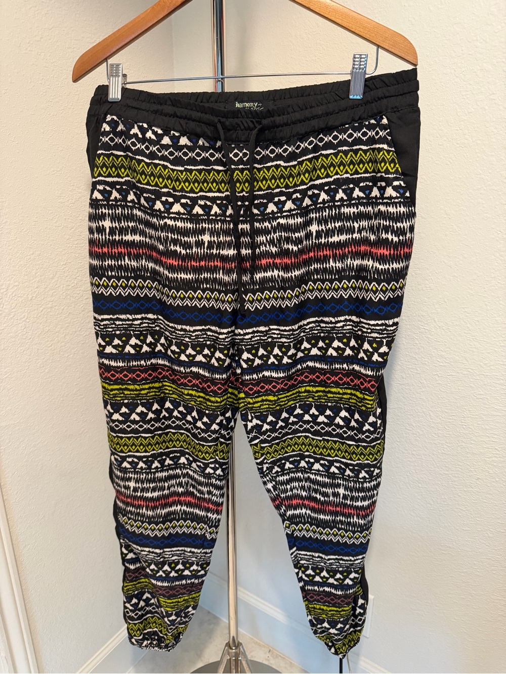 Harmony&Havoc Black Patterned Women’s Jogger Pants with Multicolor Stripes XL